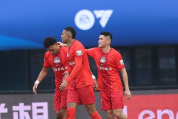 必赢体育官方网站-中超最新积分战报：成都蓉城登顶，上海海港狂轰4球，河南两连胜